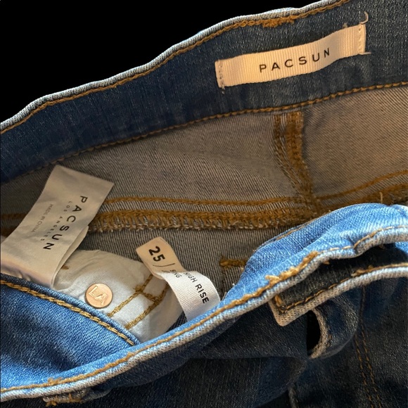 PacSun Distressed Super High Rise Jeggings - Picture 3 of 5